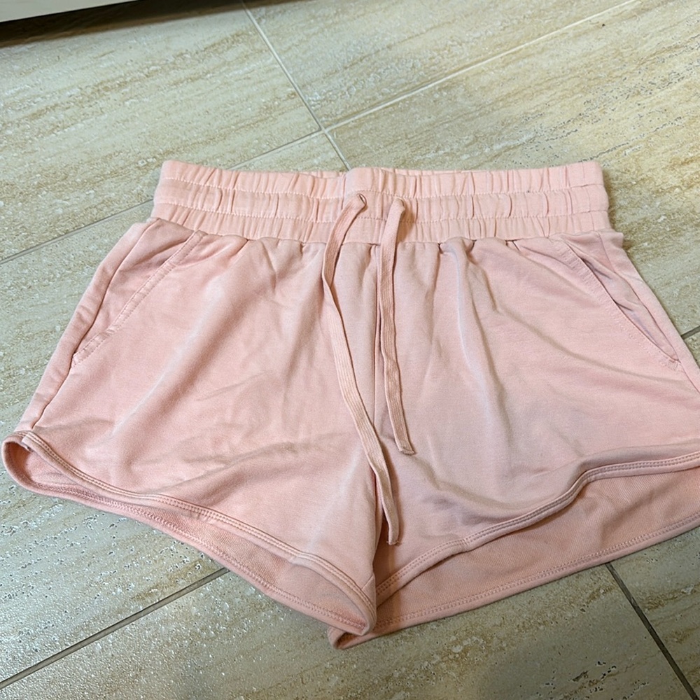 Fabletics Megan Shorts Size S Peachy color nwot